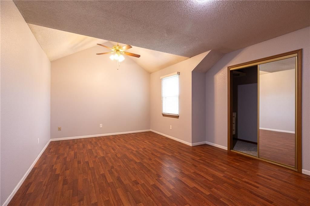 527 NE 6th #A Street — photo 12