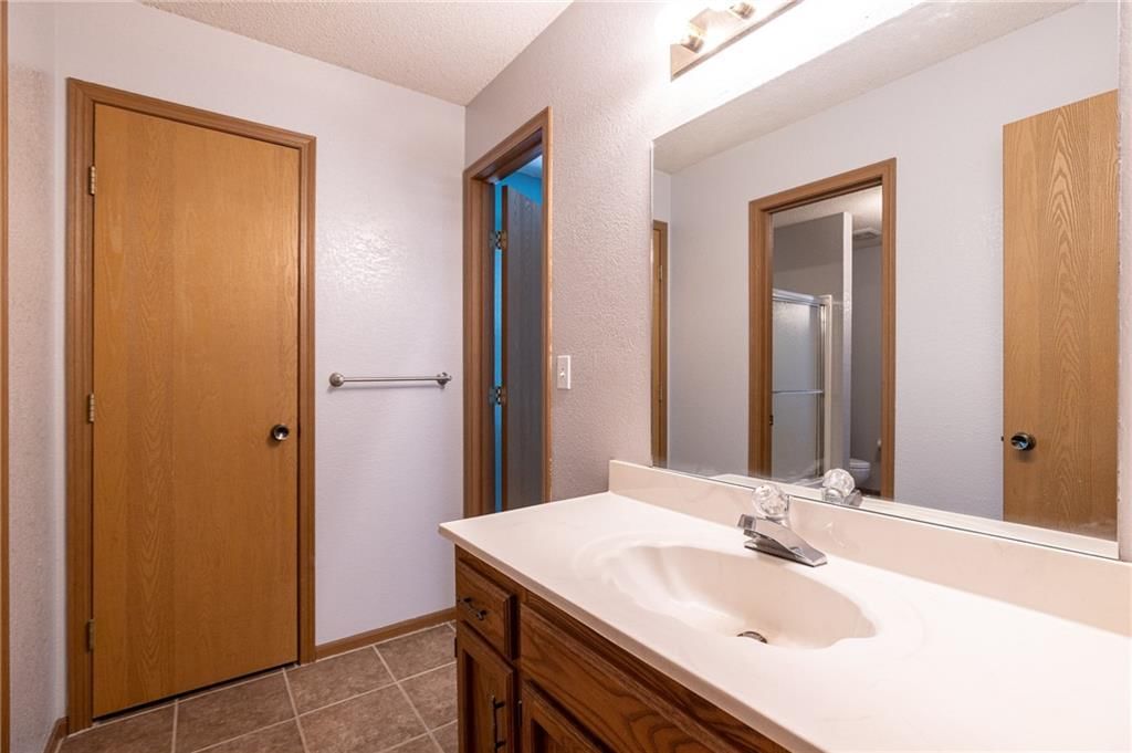 527 NE 6th #A Street — photo 13