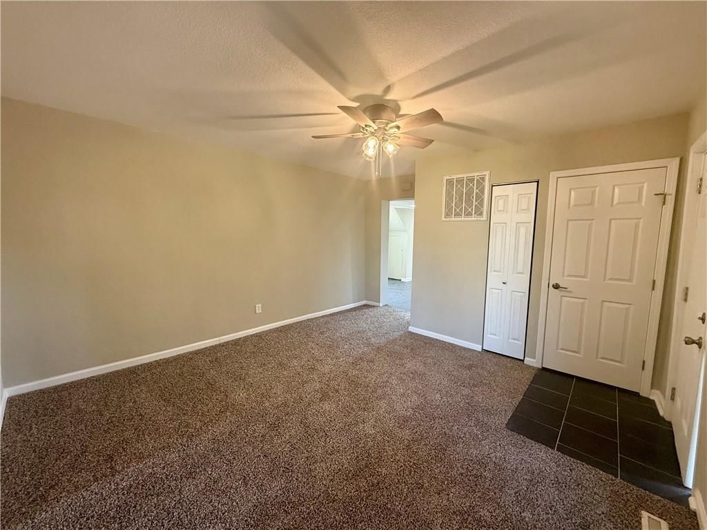 403 E Chestnut Street — photo 14