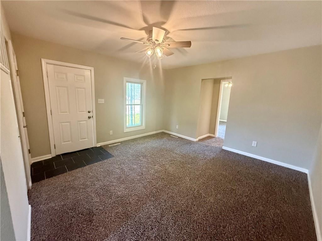 403 E Chestnut Street — photo 16