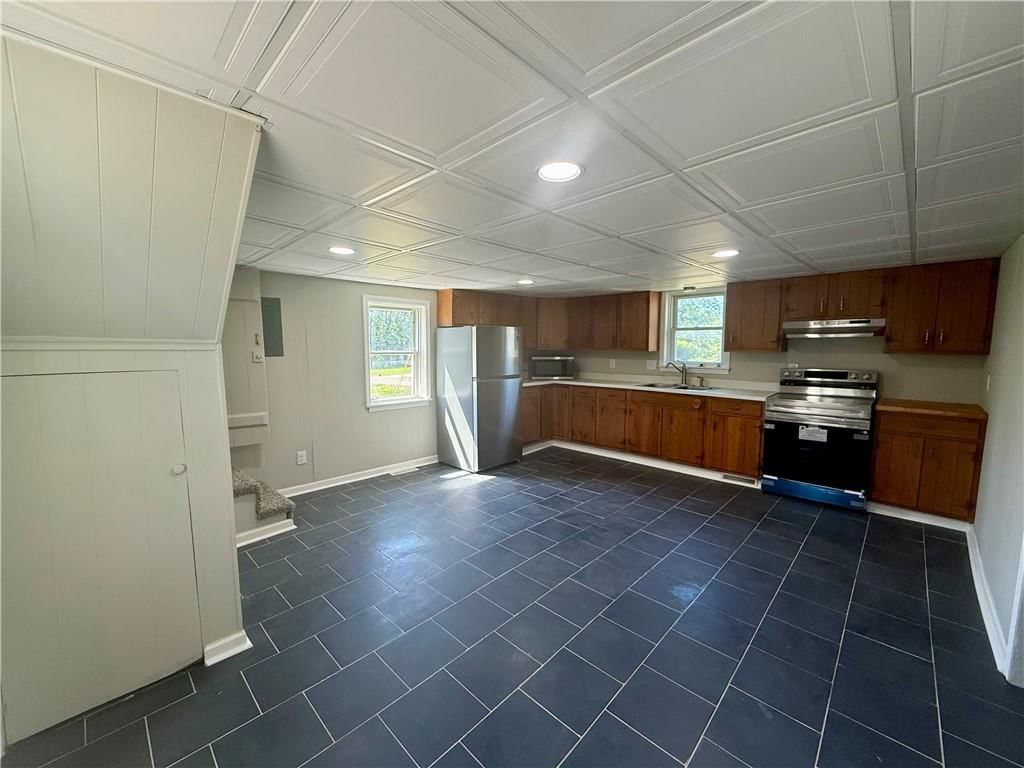 403 E Chestnut Street — photo 17