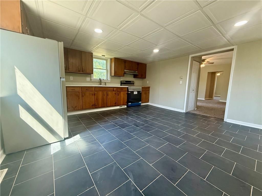 403 E Chestnut Street — photo 18