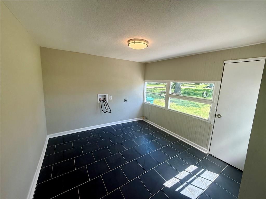 403 E Chestnut Street — photo 22