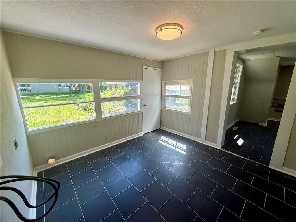 403 E Chestnut Street — photo 23