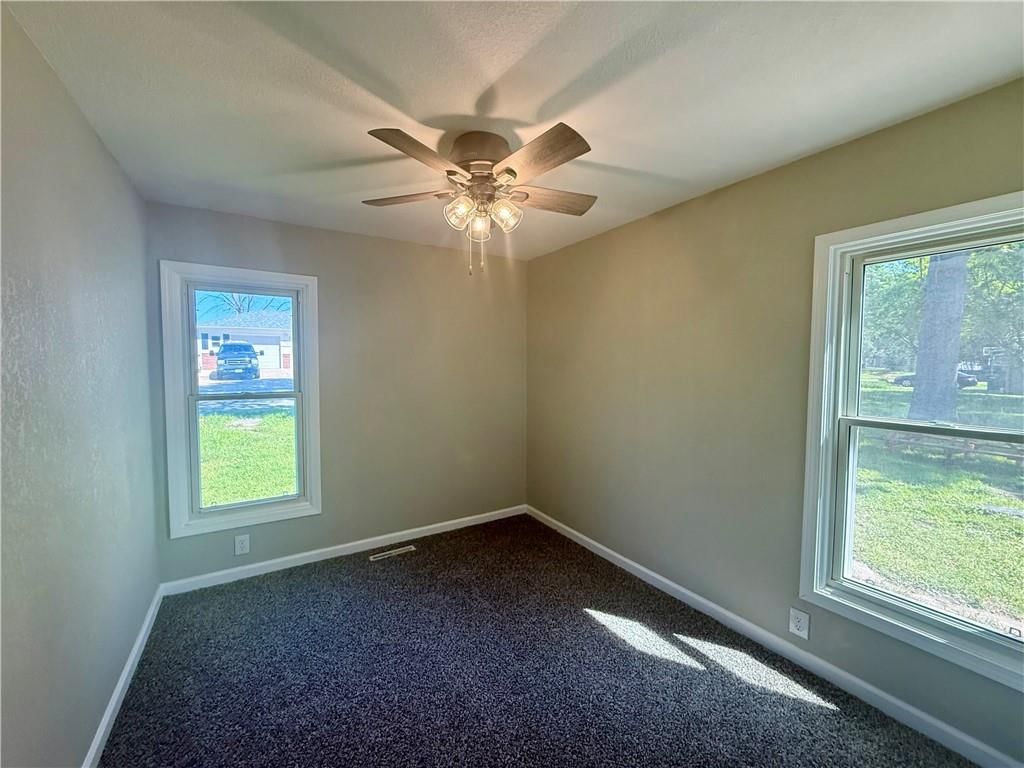 403 E Chestnut Street — photo 27