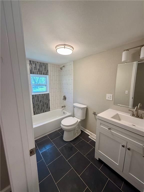 403 E Chestnut Street — photo 31