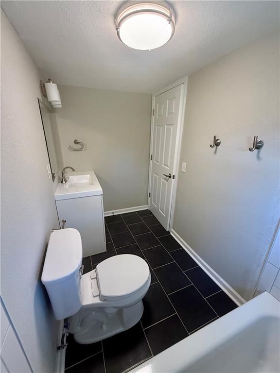 403 E Chestnut Street — photo 32