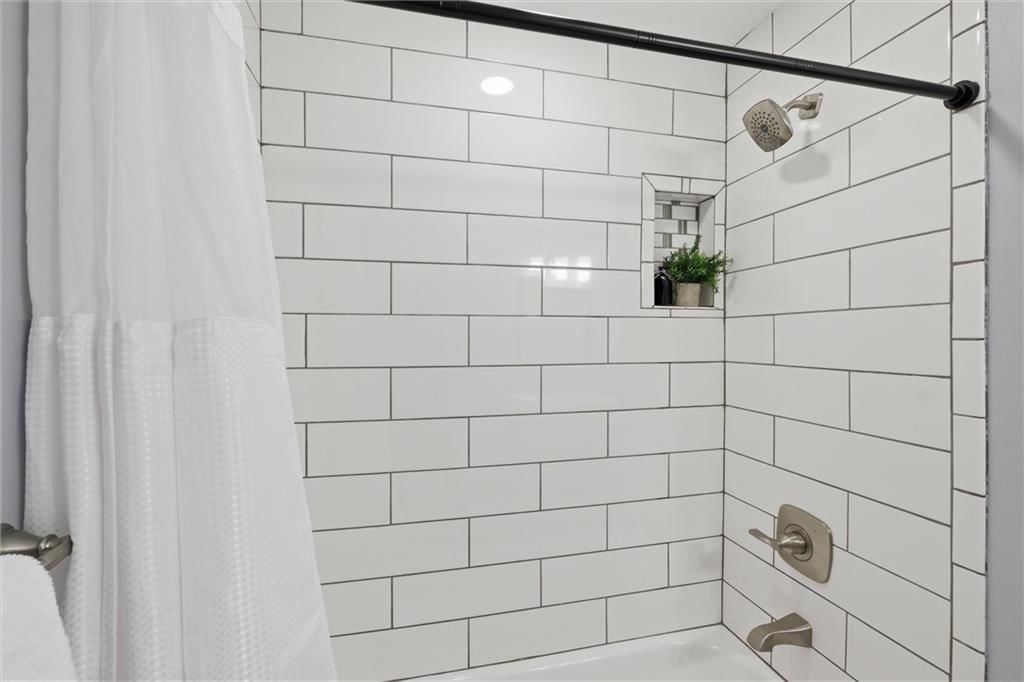 5600 N 115th Street — photo 19