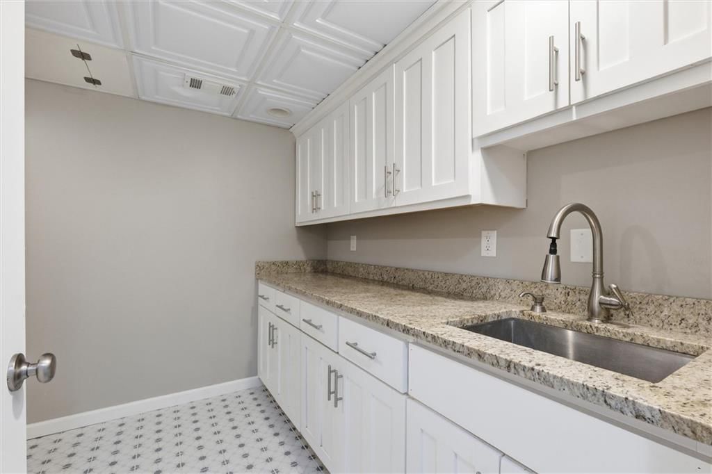 5600 N 115th Street — photo 32