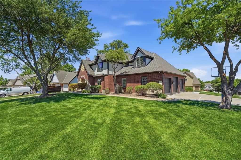 2448 NW Valley View Drive — photo 2
