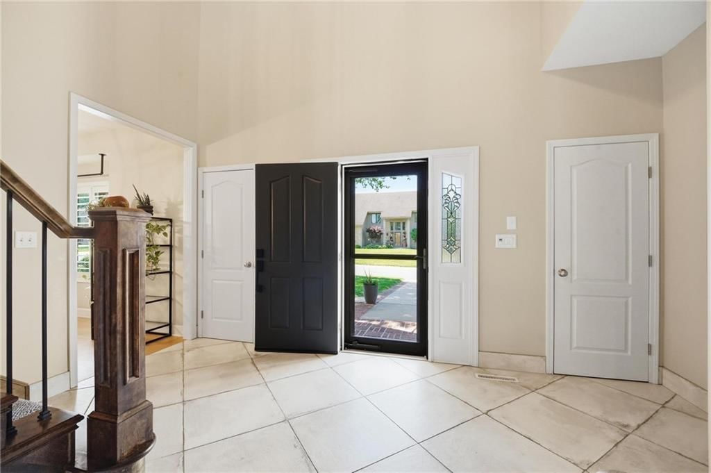 2448 NW Valley View Drive — photo 4