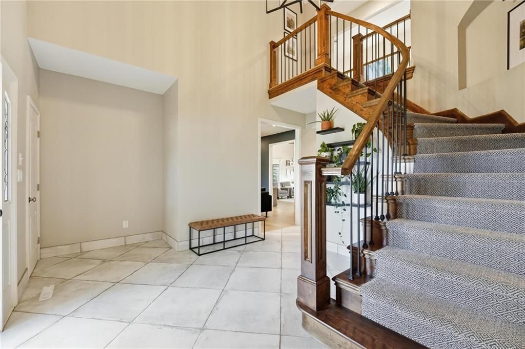 2448 NW Valley View Drive — photo 5