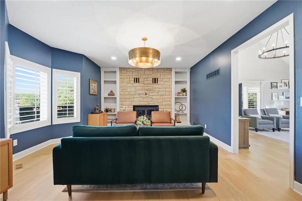 2448 NW Valley View Drive — photo 8