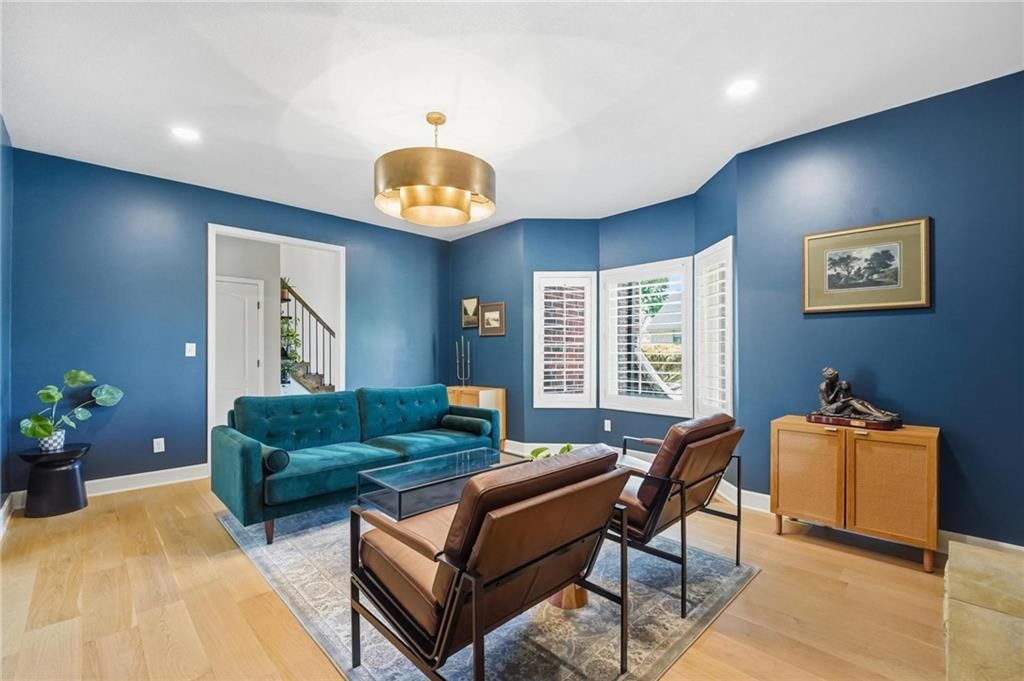 2448 NW Valley View Drive — photo 10