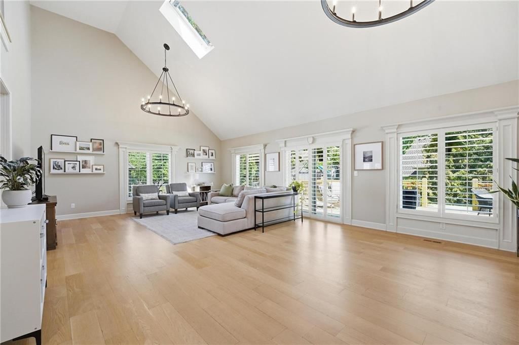2448 NW Valley View Drive — photo 13