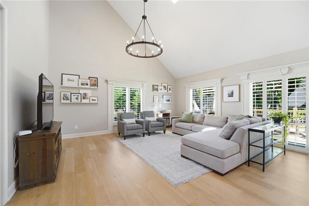 2448 NW Valley View Drive — photo 14