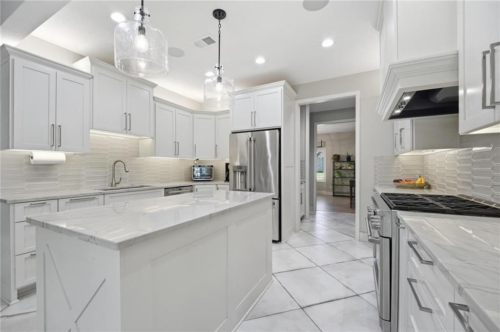 2448 NW Valley View Drive — photo 22