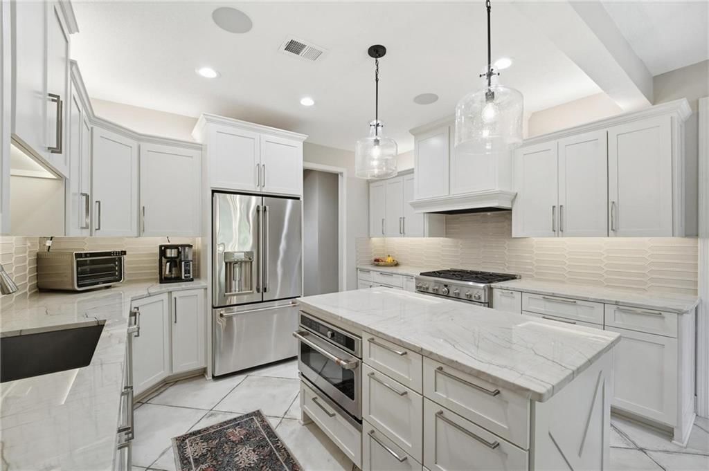2448 NW Valley View Drive — photo 23
