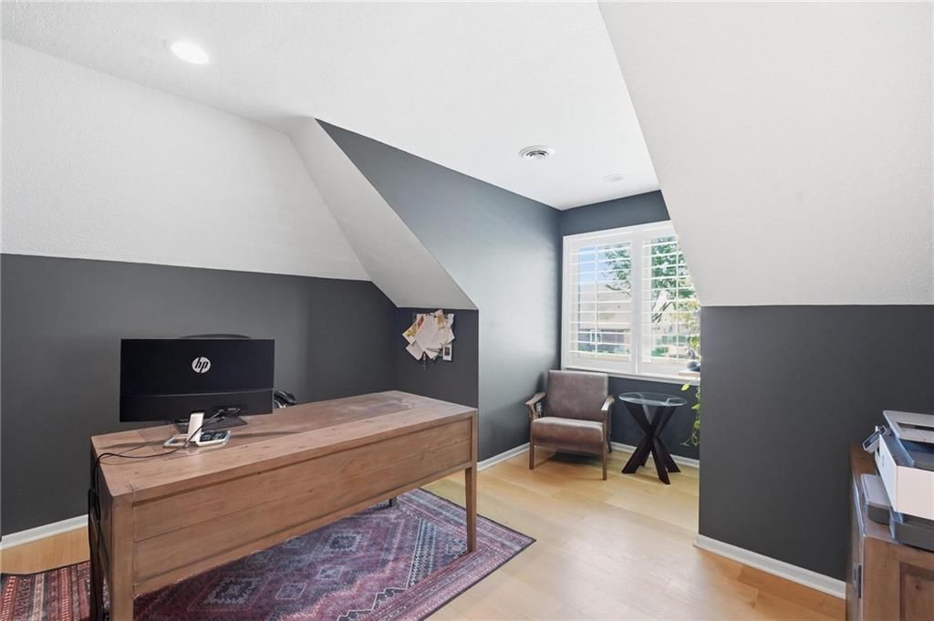 2448 NW Valley View Drive — photo 43
