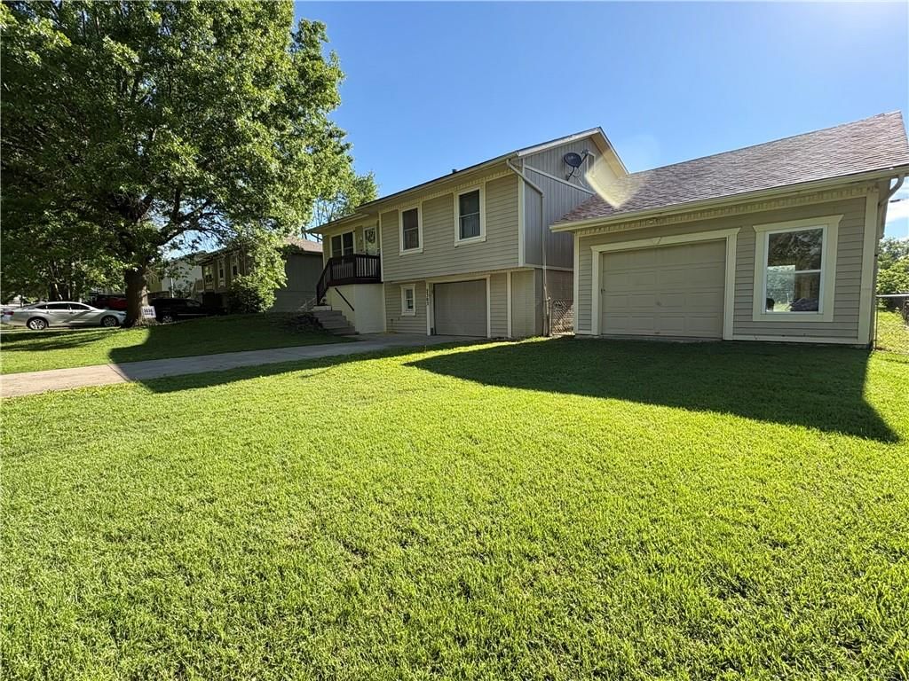 2303 Easton Street — photo 3