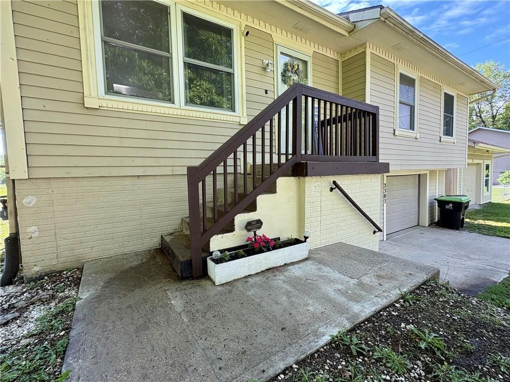 2303 Easton Street — photo 5