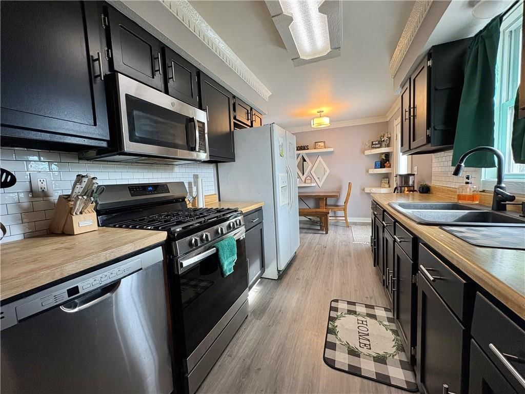 2303 Easton Street — photo 21