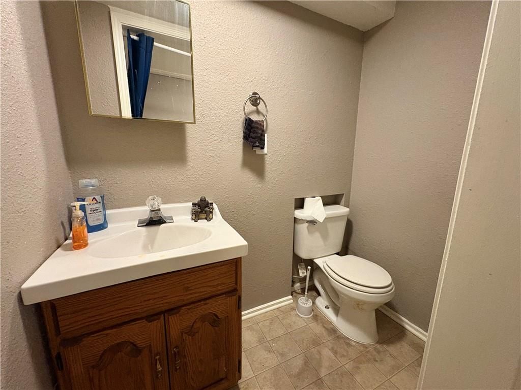 2303 Easton Street — photo 36