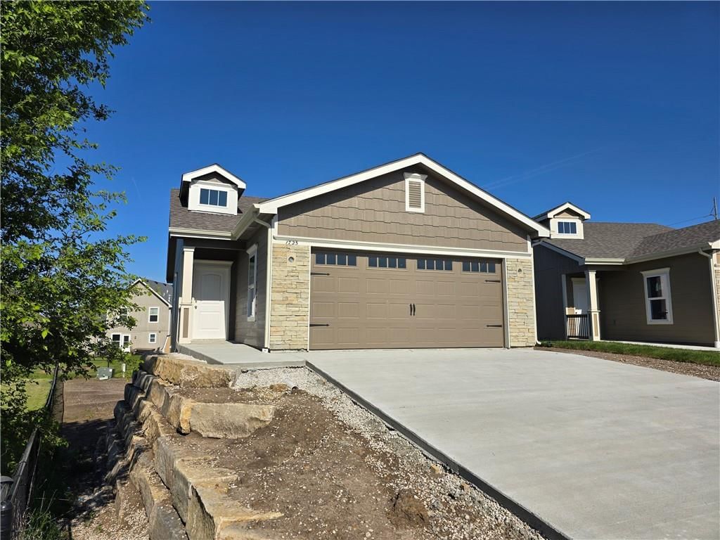 1725 Elderberry Lane, Ottawa, KS