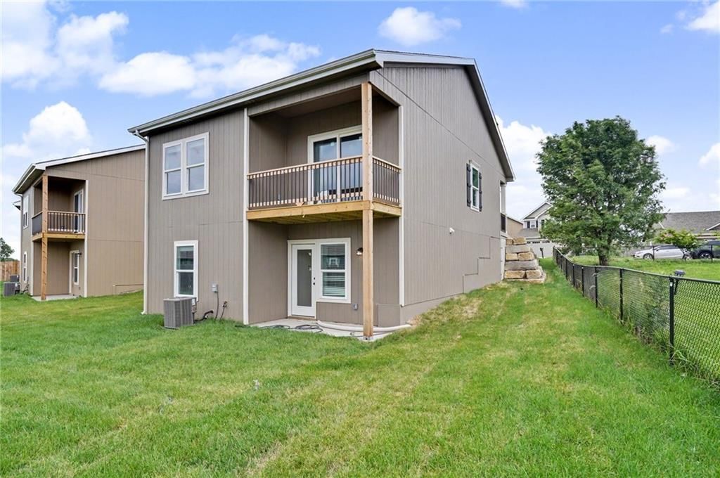 1725 Elderberry Lane — photo 6