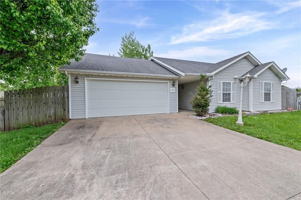 605 Bob Griffin Road — photo 2