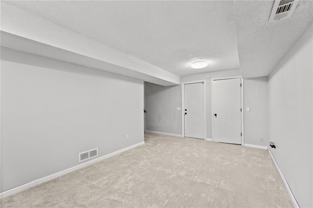 9118 Alden Street — photo 25