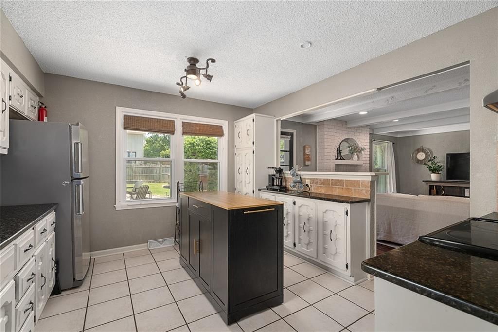 12727 Oakland Avenue — photo 13