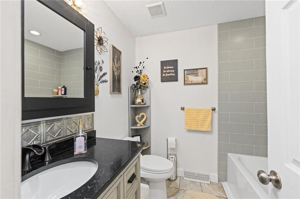5328 NW 87th Court — photo 8