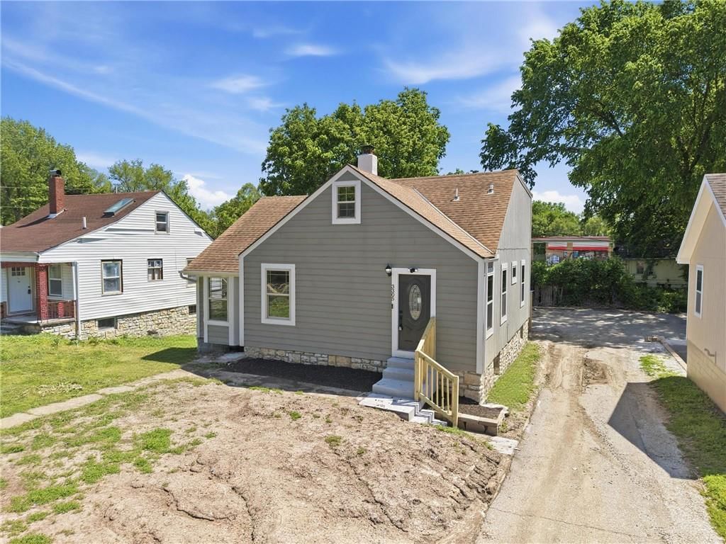3305 Delavan Avenue — photo 2