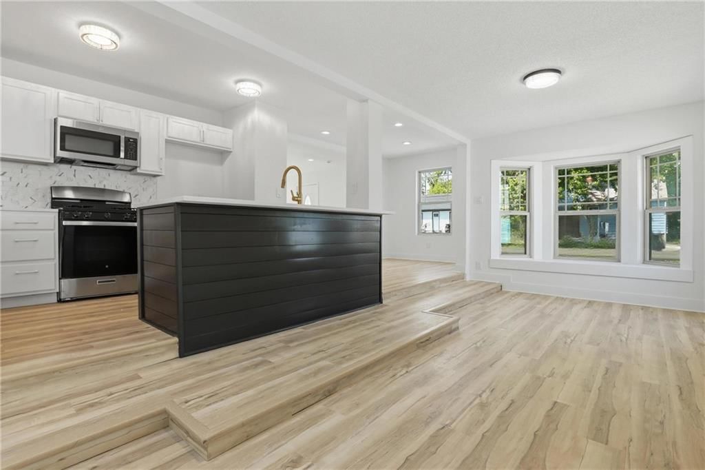 3305 Delavan Avenue — photo 11