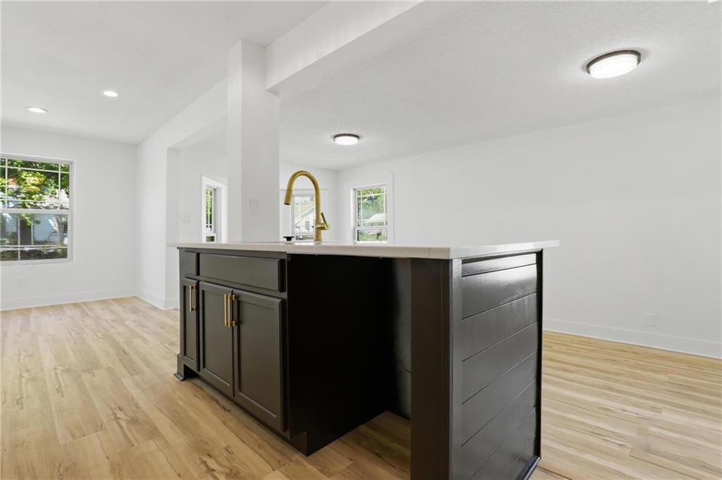 3305 Delavan Avenue — photo 14