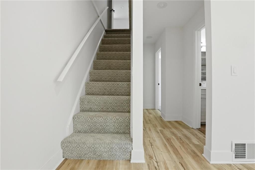 3305 Delavan Avenue — photo 19