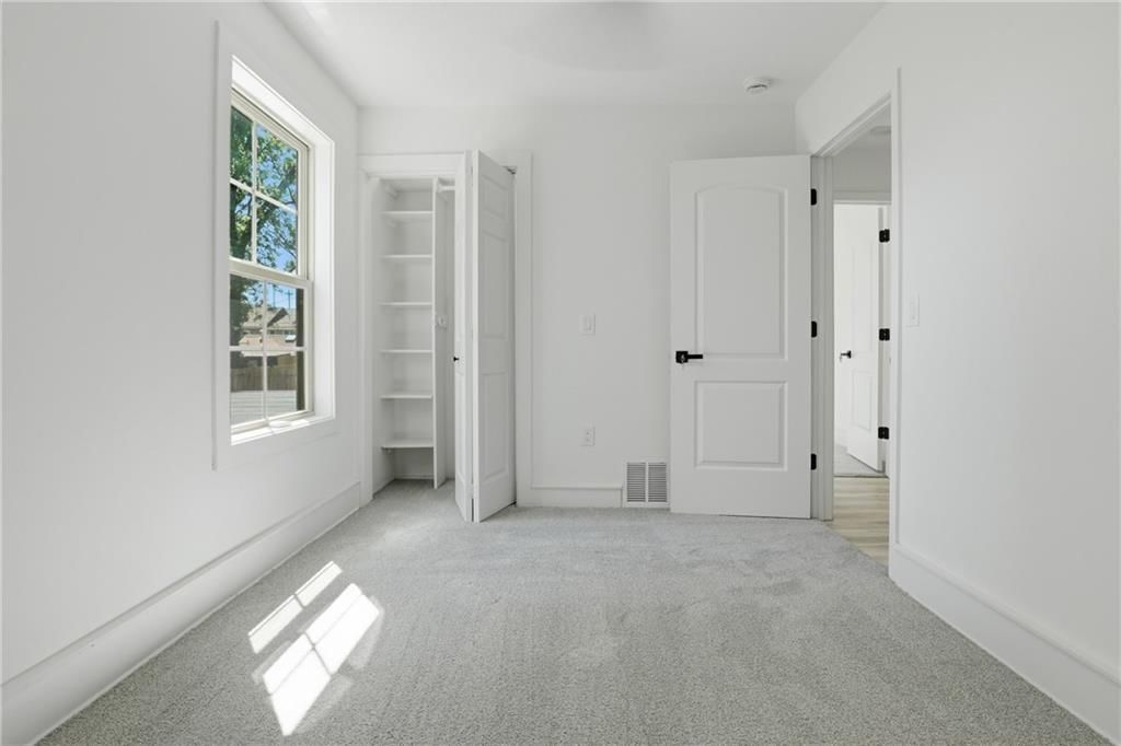 3305 Delavan Avenue — photo 26