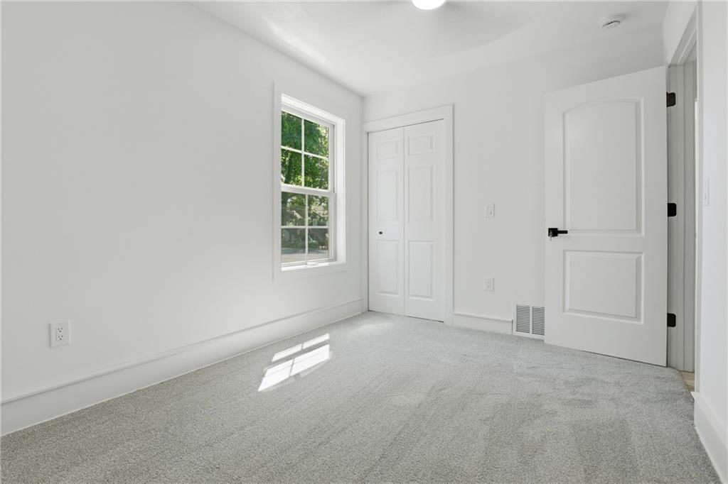 3305 Delavan Avenue — photo 27