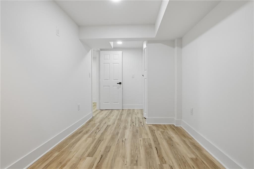 3305 Delavan Avenue — photo 29