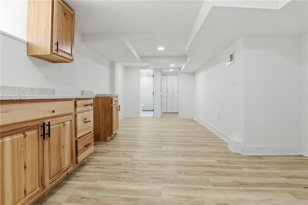 3305 Delavan Avenue — photo 34