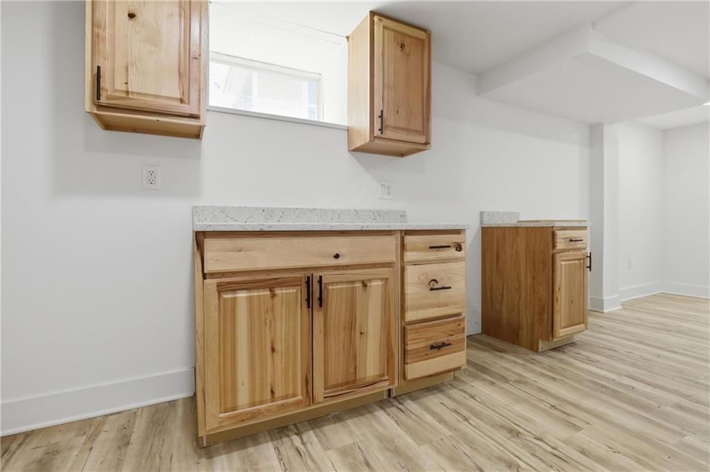 3305 Delavan Avenue — photo 35