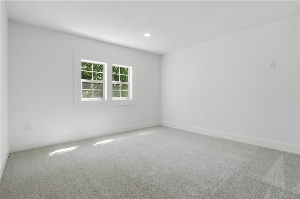 3305 Delavan Avenue — photo 36
