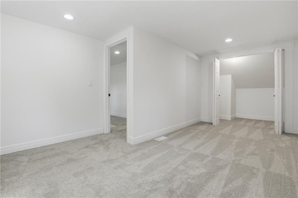 3305 Delavan Avenue — photo 38