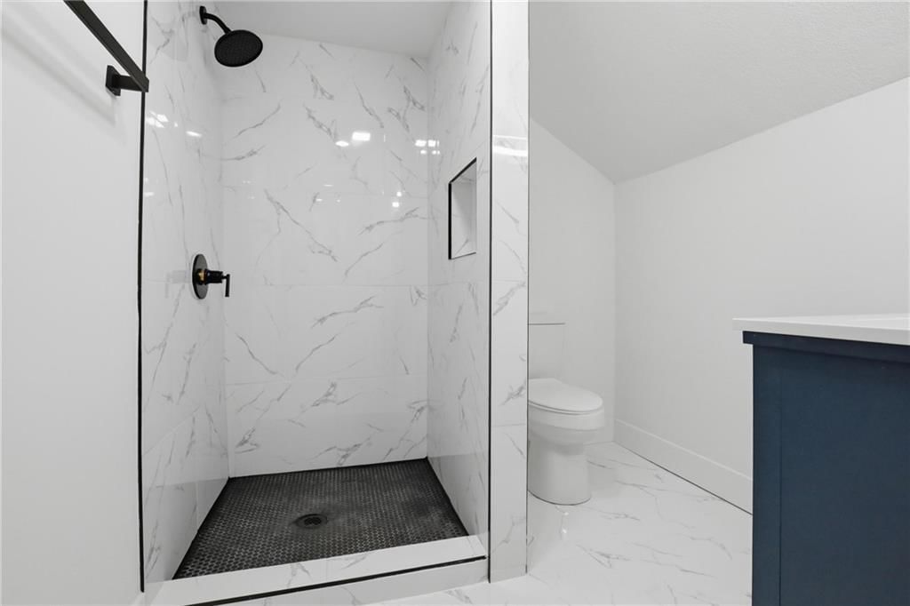 3305 Delavan Avenue — photo 39