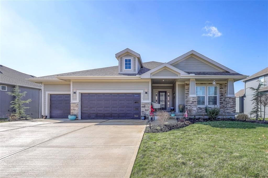 2713 W Concord Drive — photo 2