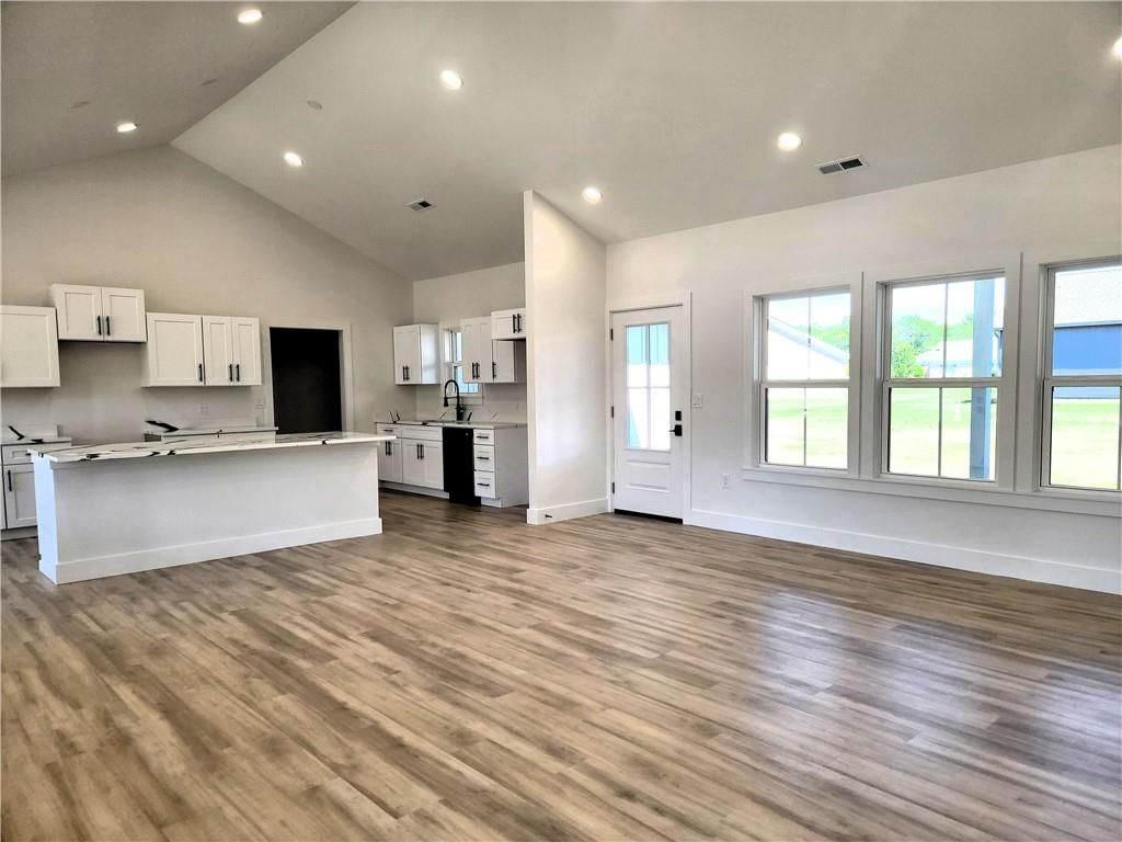 600 Catalpa Street — photo 2
