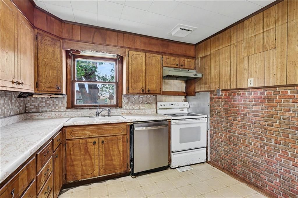 1037 S Brockway Street — photo 9
