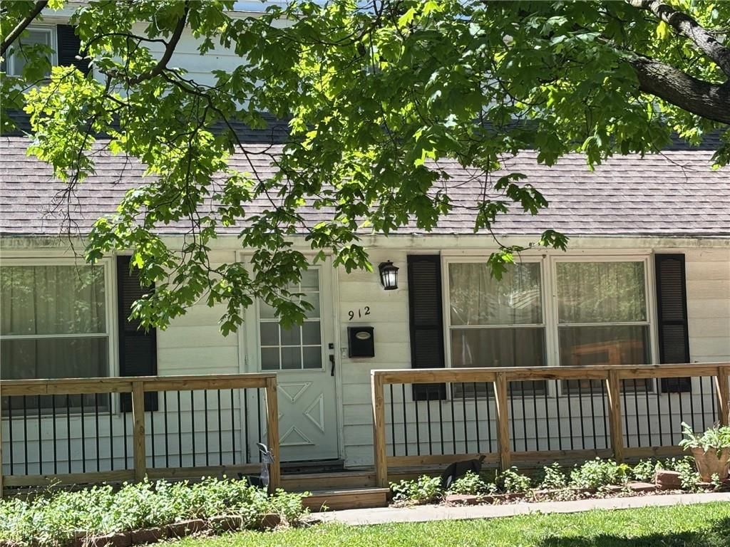 912 Ridge Drive — photo 2