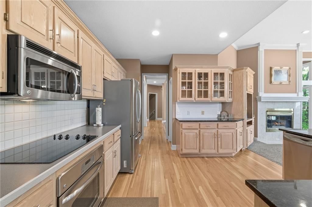 5733 N Pointe Terrace — photo 13